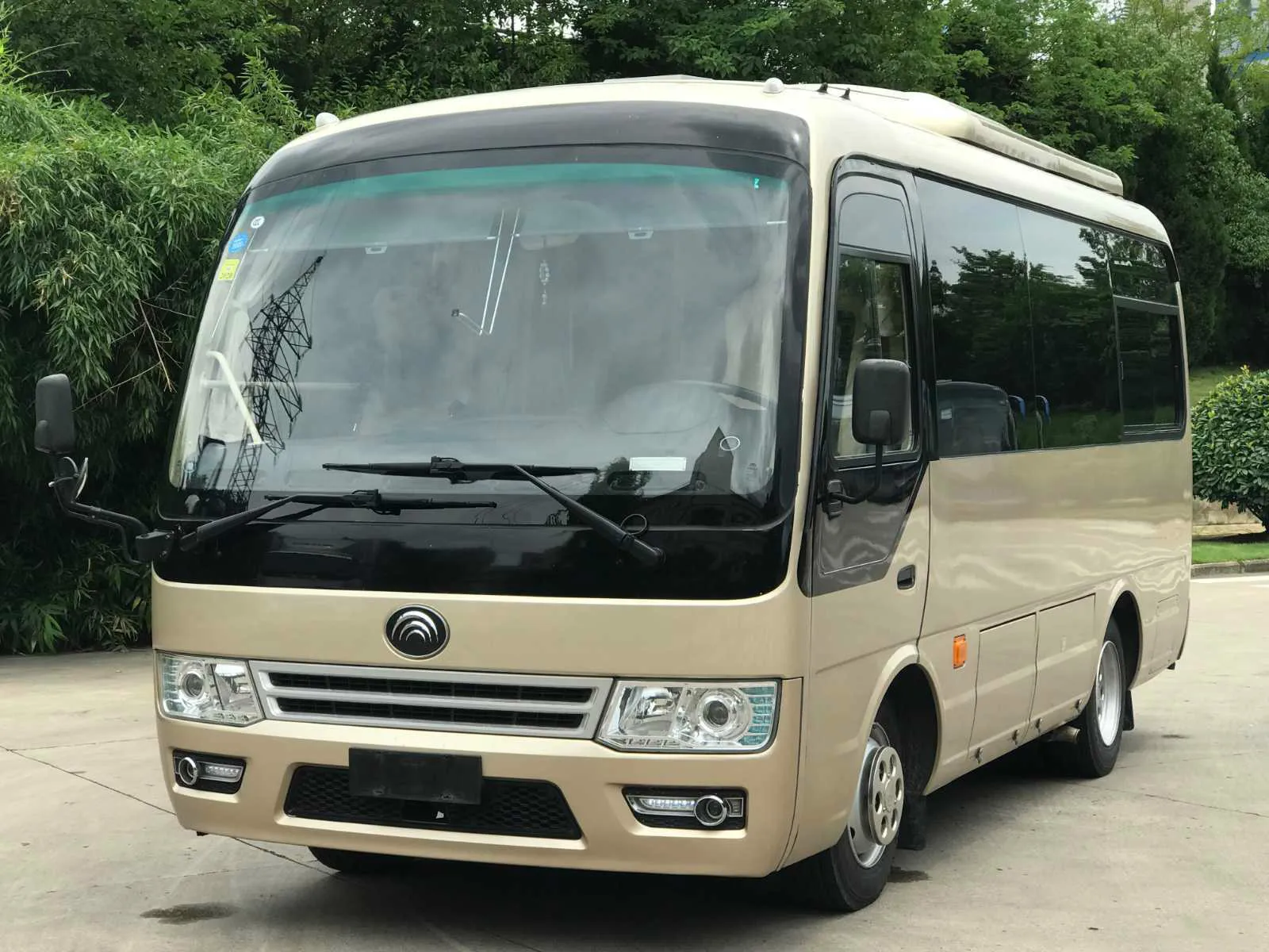 новое прибытие yutong подержанный мини-автобус для 19 пассажирских  дизельных передний двигатель правый руль автобусы подержанные для продажи|  Alibaba.com