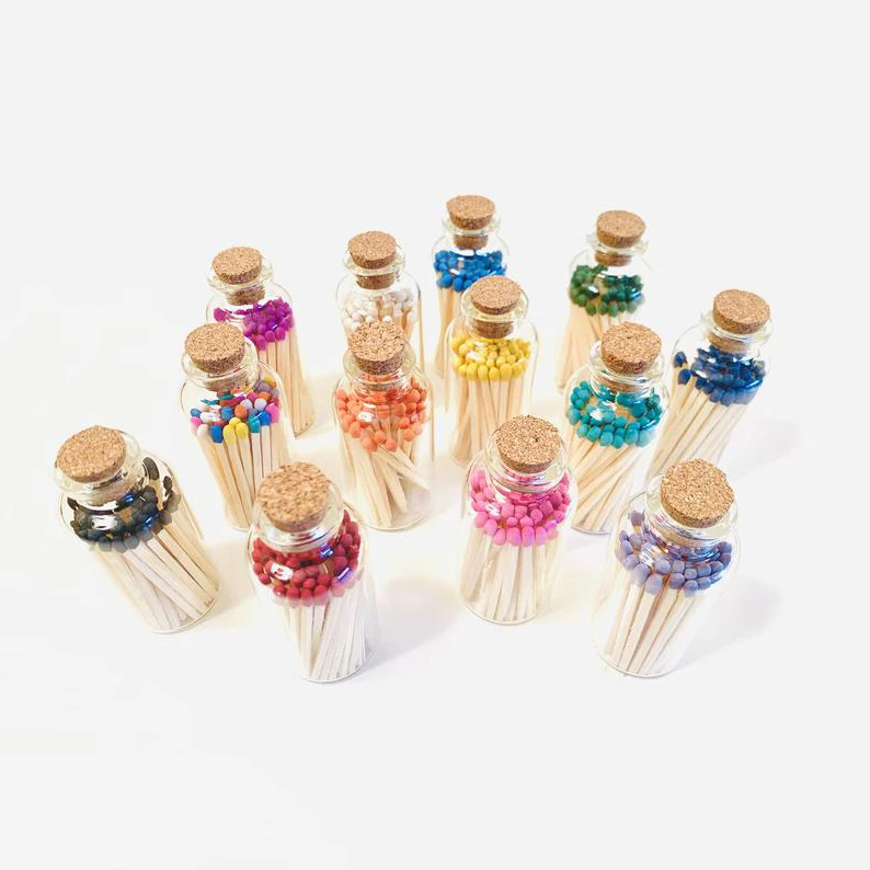 Рождественские подарки, сочетаются с бутылкой Striker, милые сочетания в баночках