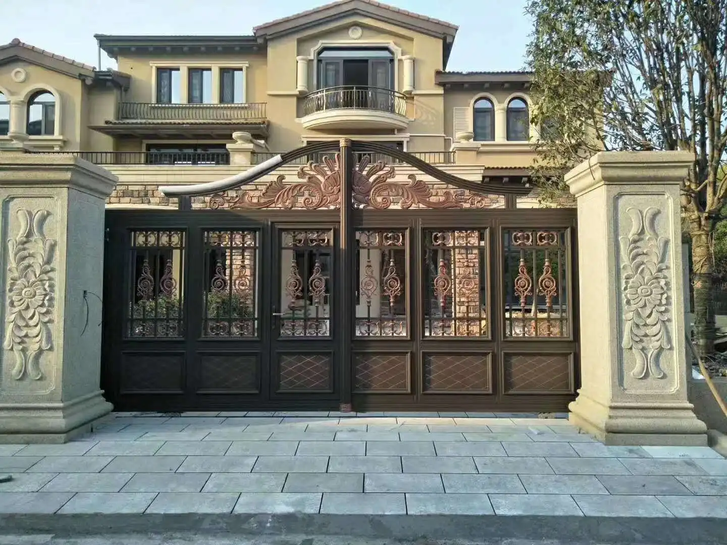 Cheap Folding Gate Design for Wall Compound Iron Gate Door Prices