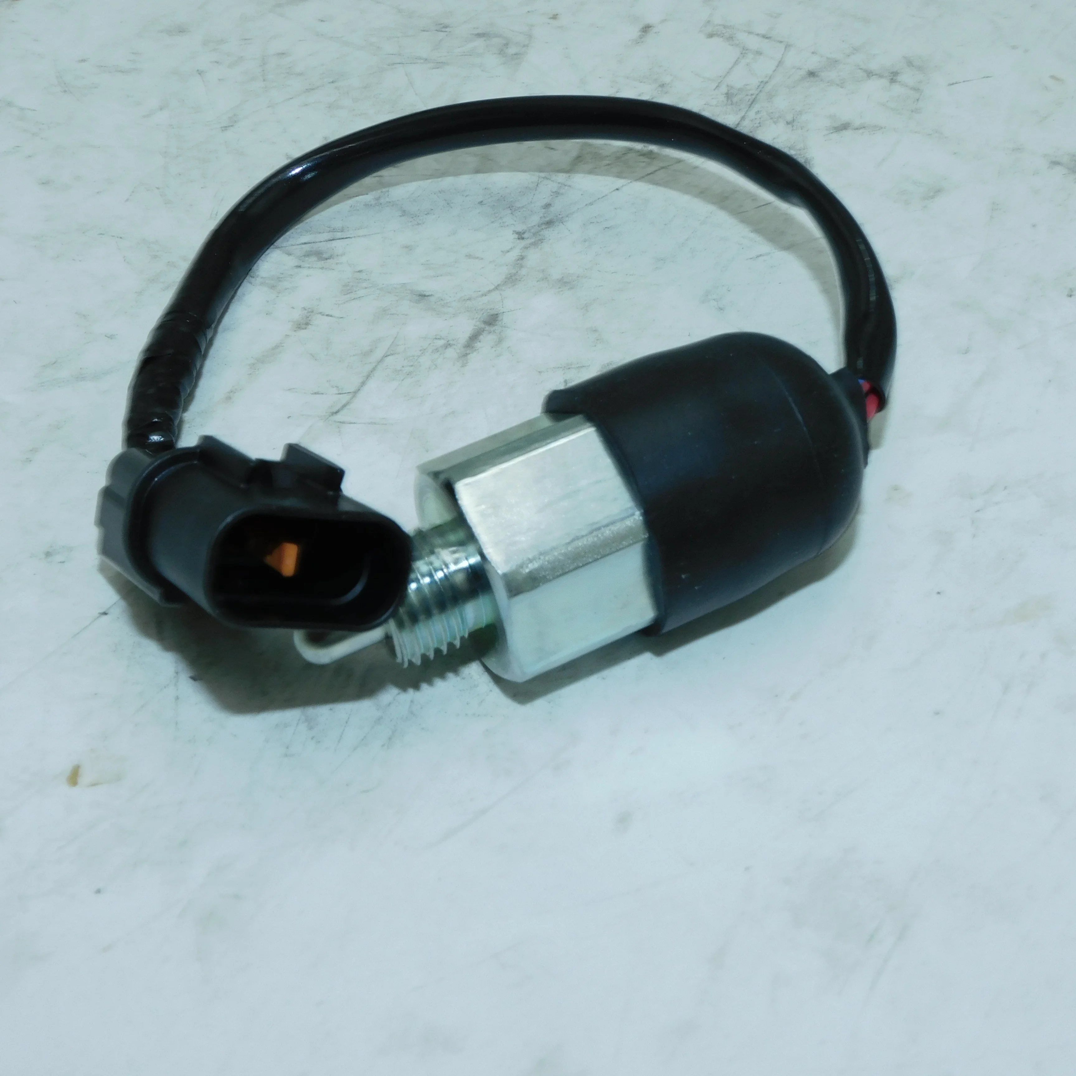 mi出品 SENSOR,AIR BAG,RH 8651A494 | FUSO Parts | PartSouq