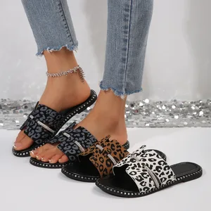 The 2026 Summer New Flat-bottomed Fashion  Casual Leopard Print One-line Water Diamond Women's Beach slippers