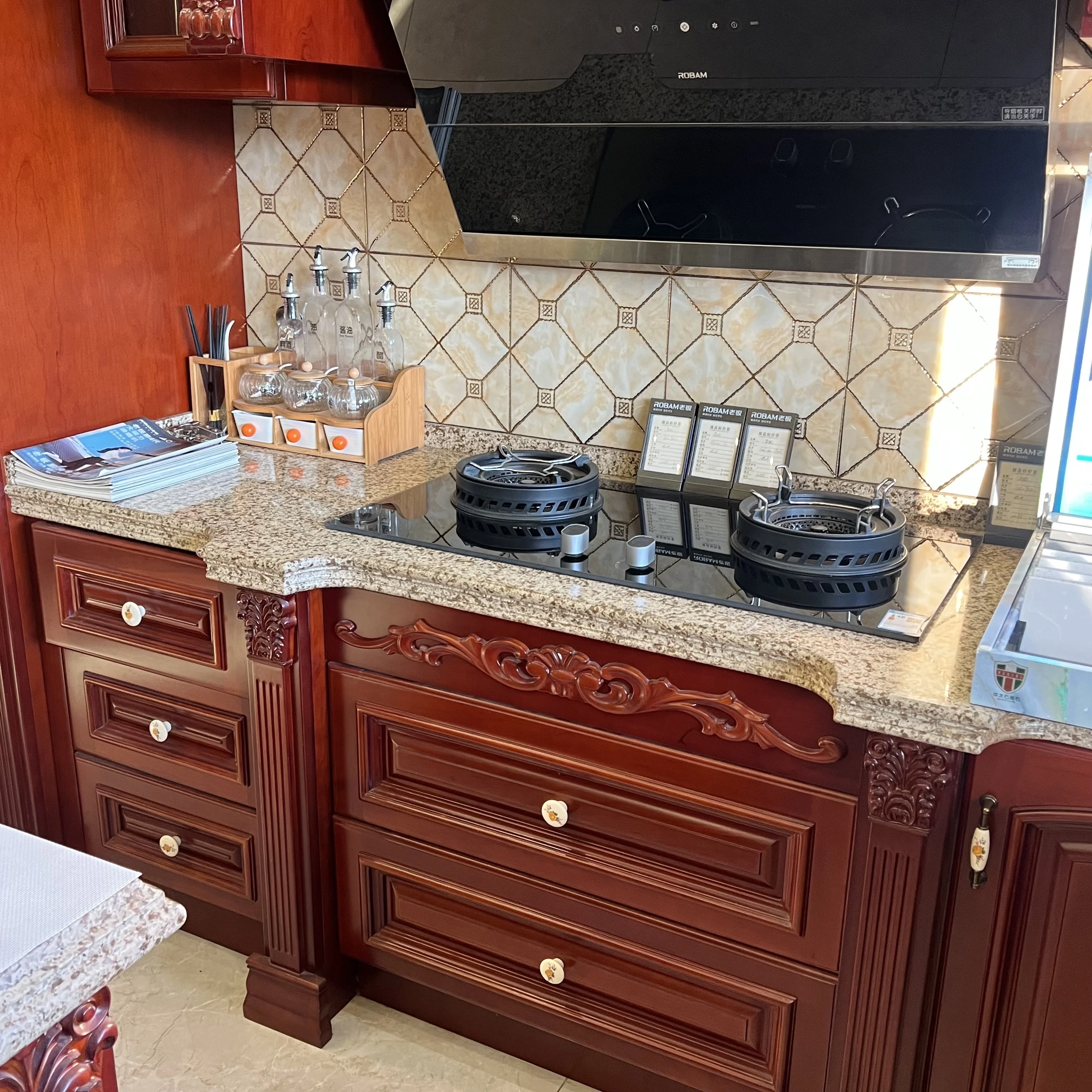 Modern Kitchen Design Idea With Solid Wood Modular Cabinets Smart ...