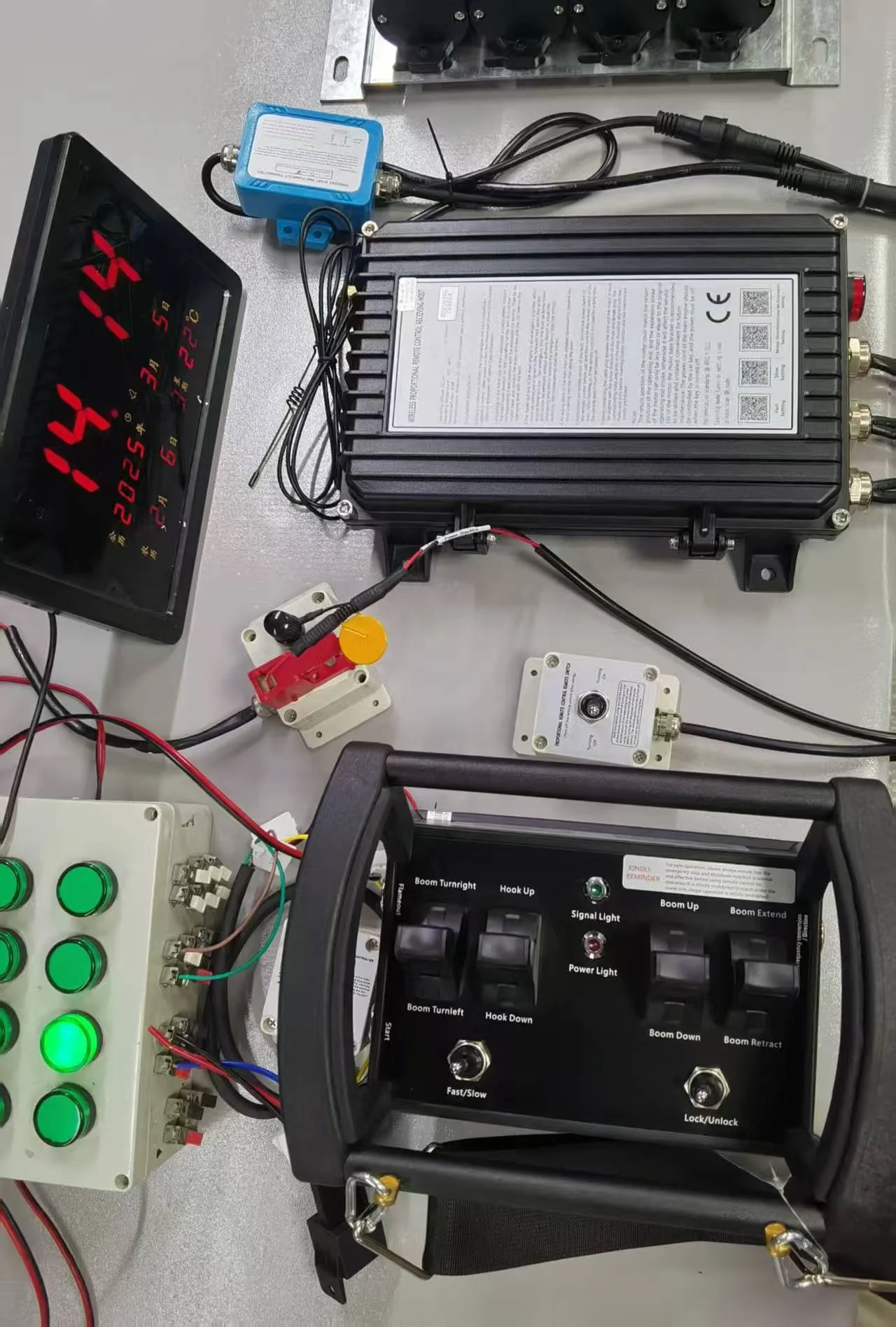 Truck Crane Controller 7 Joystick 8 Joystick Clutch Remote Controller Crane Kit 12v 24v 3.jpg