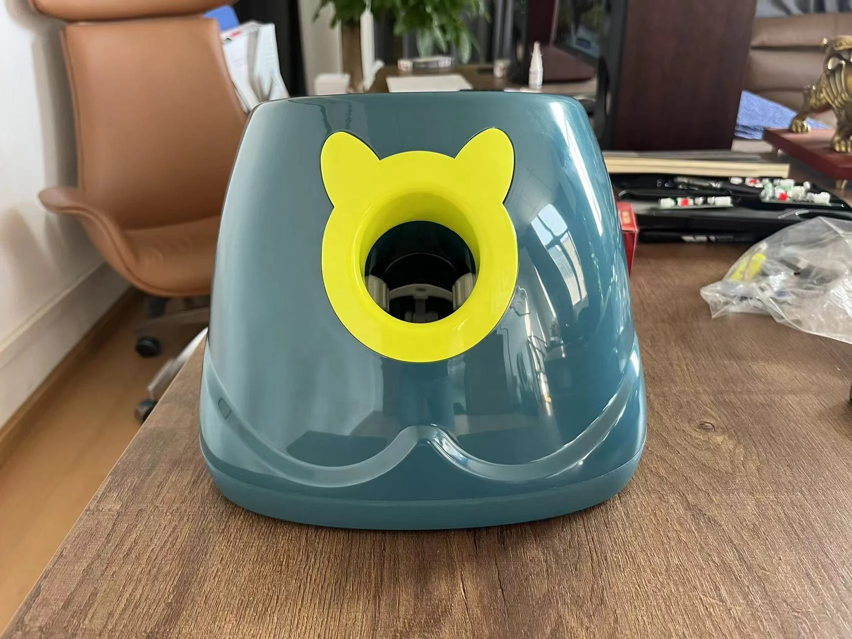 New Remote Control Automatic Dog Tennis Ball Launcher With Latex Balls Dual Power Supply Ball Thrower for Dogs