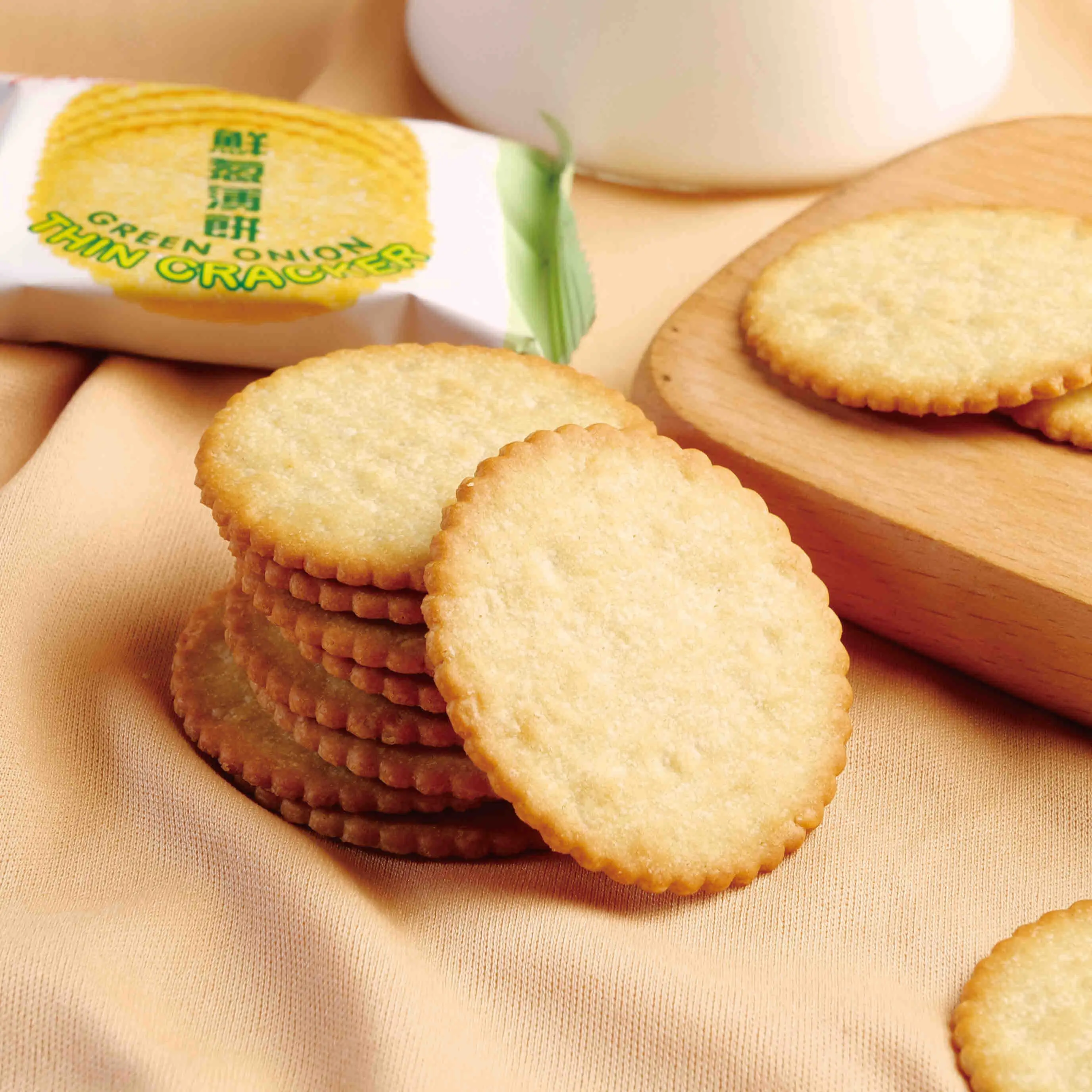 Customized Packaging Green Onion Thin Crackers Healthy Buckwheat Crackers Natural Puffed Wheat Soft Milk Cookie Bag Biscuits