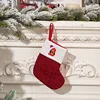 Calcetín navideño con letras bordadas de dibujos animados b