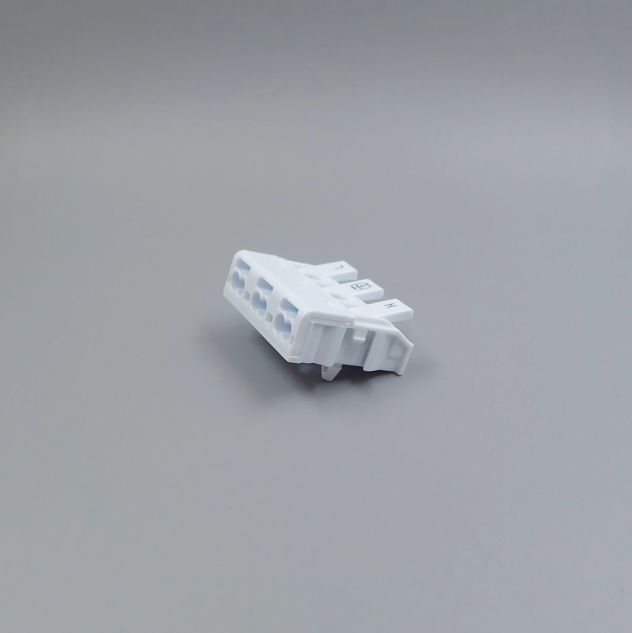 KREALUX BELEKS 3 - Pole Super - Thin Screwless Fast - Connect Multipolar Terminal Block with Fixing Snaps