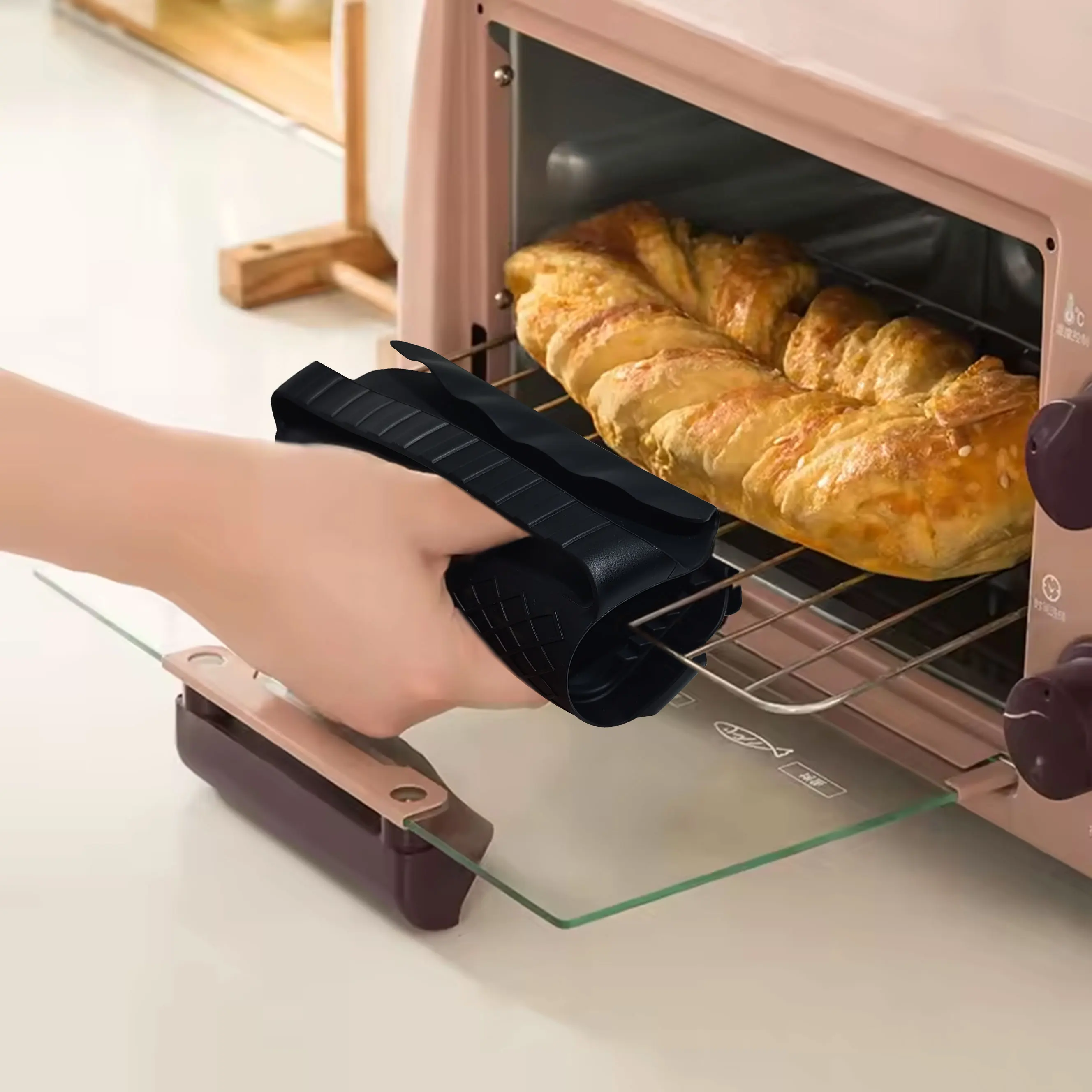 Kitchen Cooking Reusable Heat Insulation Mini Oven Gloves Heat Resistant Microwave Mitts Baking Silicone Heat Insulation Clip supplier