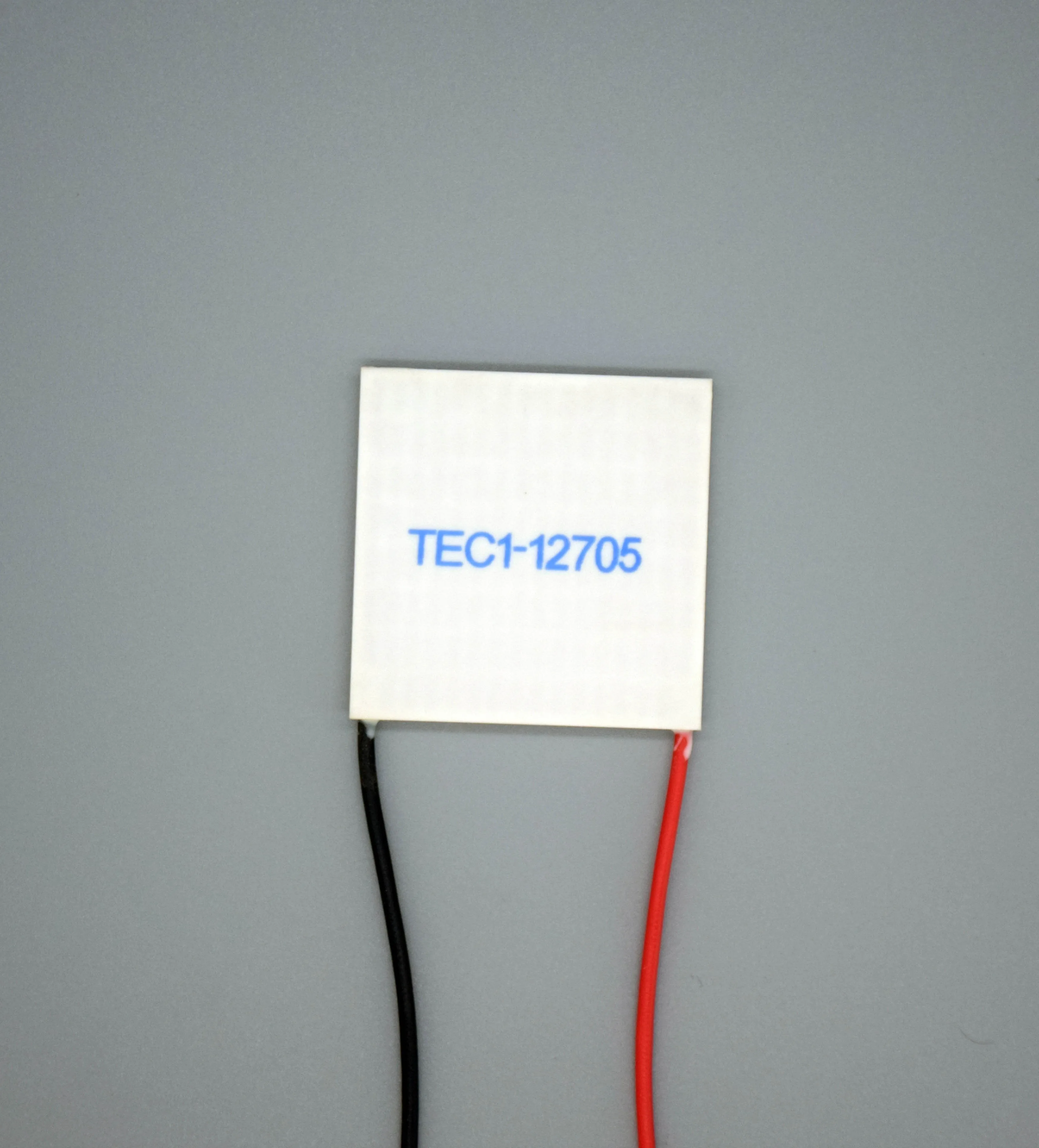 Módulo Peltier TEC1-12705 - Disipador Térmico Termoeléctrico 40x40 Mm, Para Enfriamiento O Generación