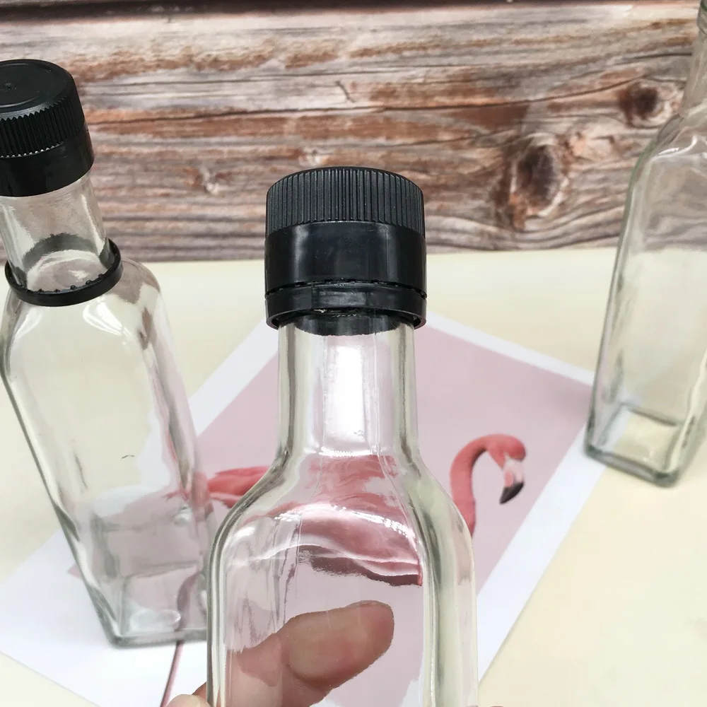 8oz 16oz Customized logo  clear square Glass Bottle with Screw Plastic Cap for Spicy Sauce Cooking Oil