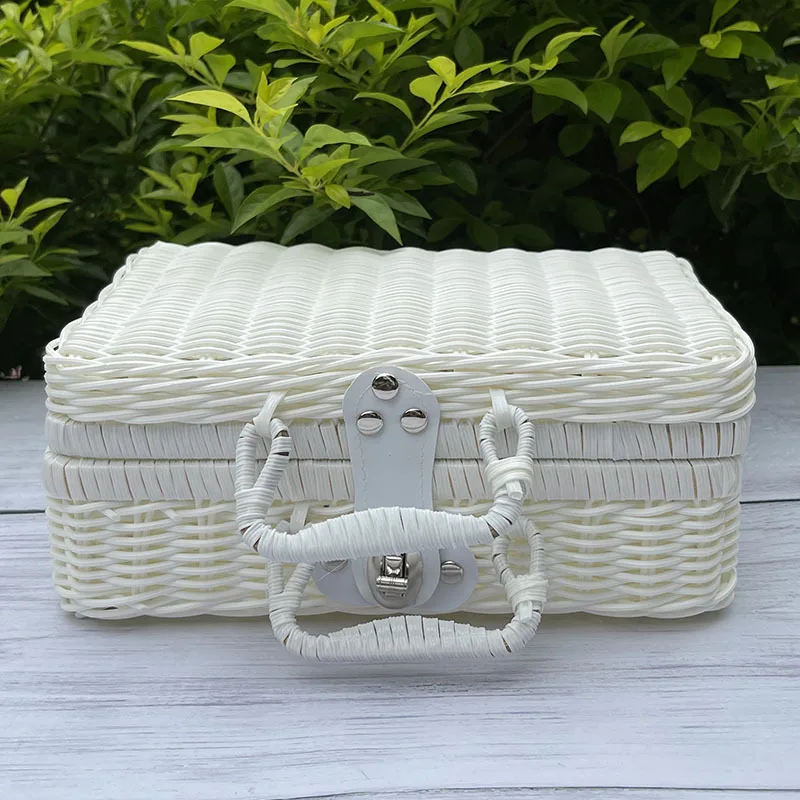 Shop Our Selection of White Picnic Baskets - Perfect for Any Occasion!