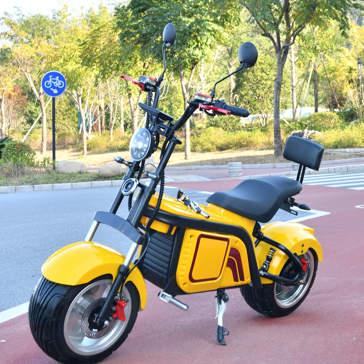 Moped satilir