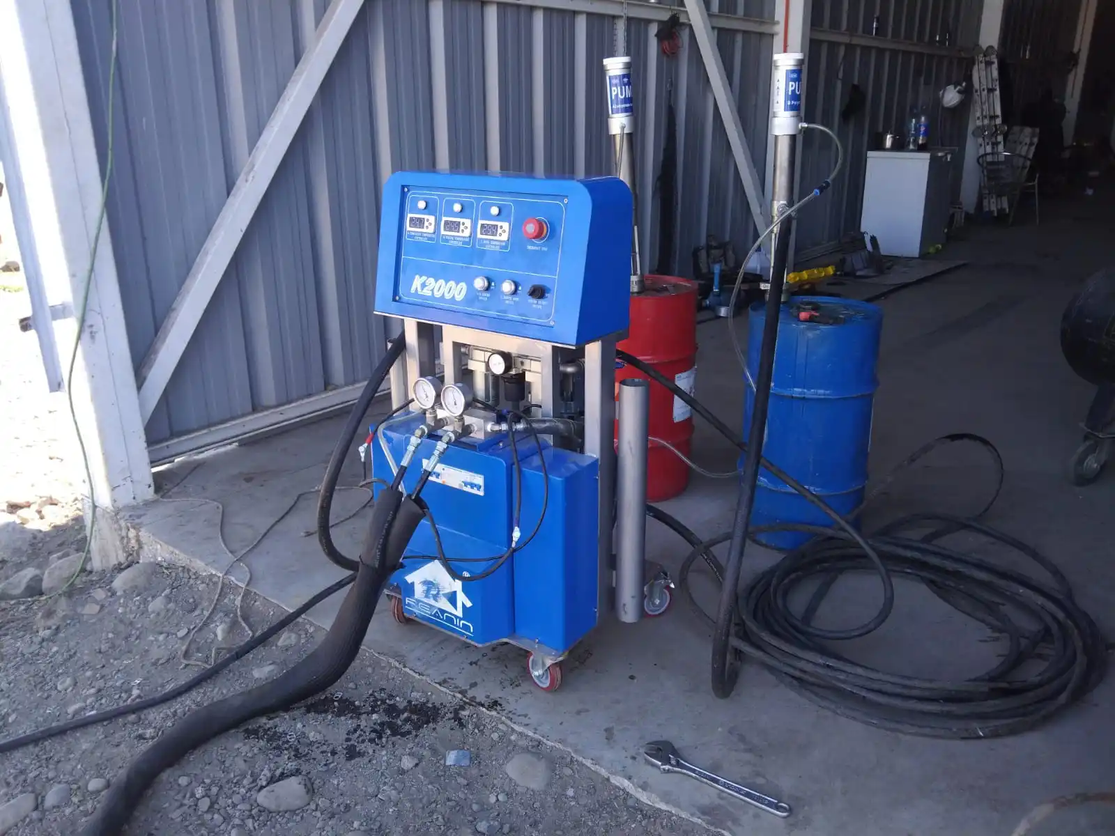 Reanin-k2000 polyurethane foam spray machine - how it works 