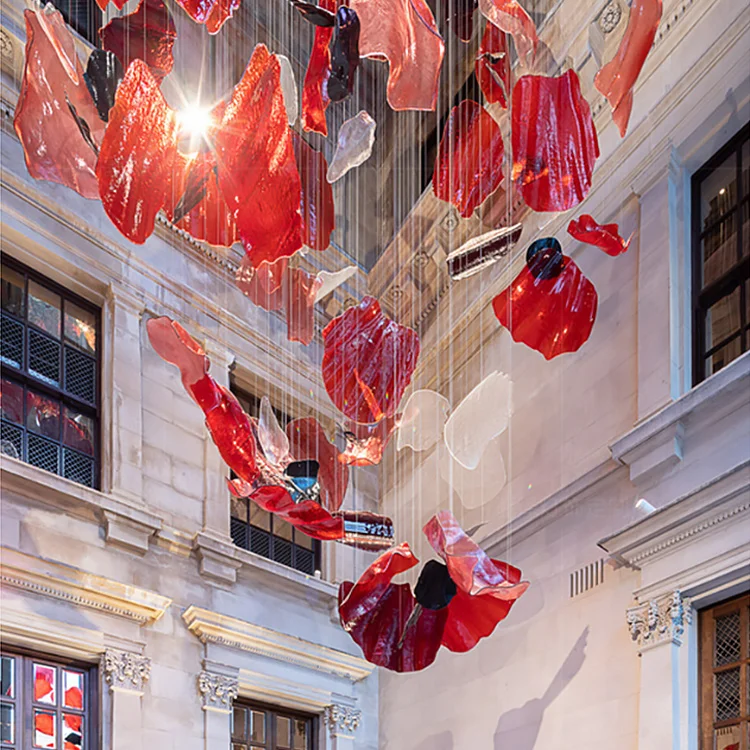Внутреннее украшение на заказ Люстра для виллы Холла отеля вестибюль лестница красная стеклянная светодиодная проекта