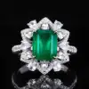 Bague en or 18 carats avec émeraude naturelle et diamants