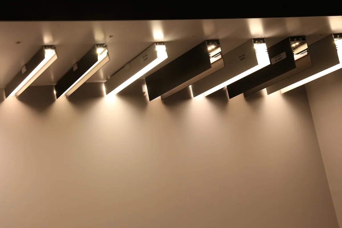 Anti Glare Led Profile Channel for Linear Strip Light PC Diffuser Cover Black Led Aluminum Profile Surface Mounted With Magnet