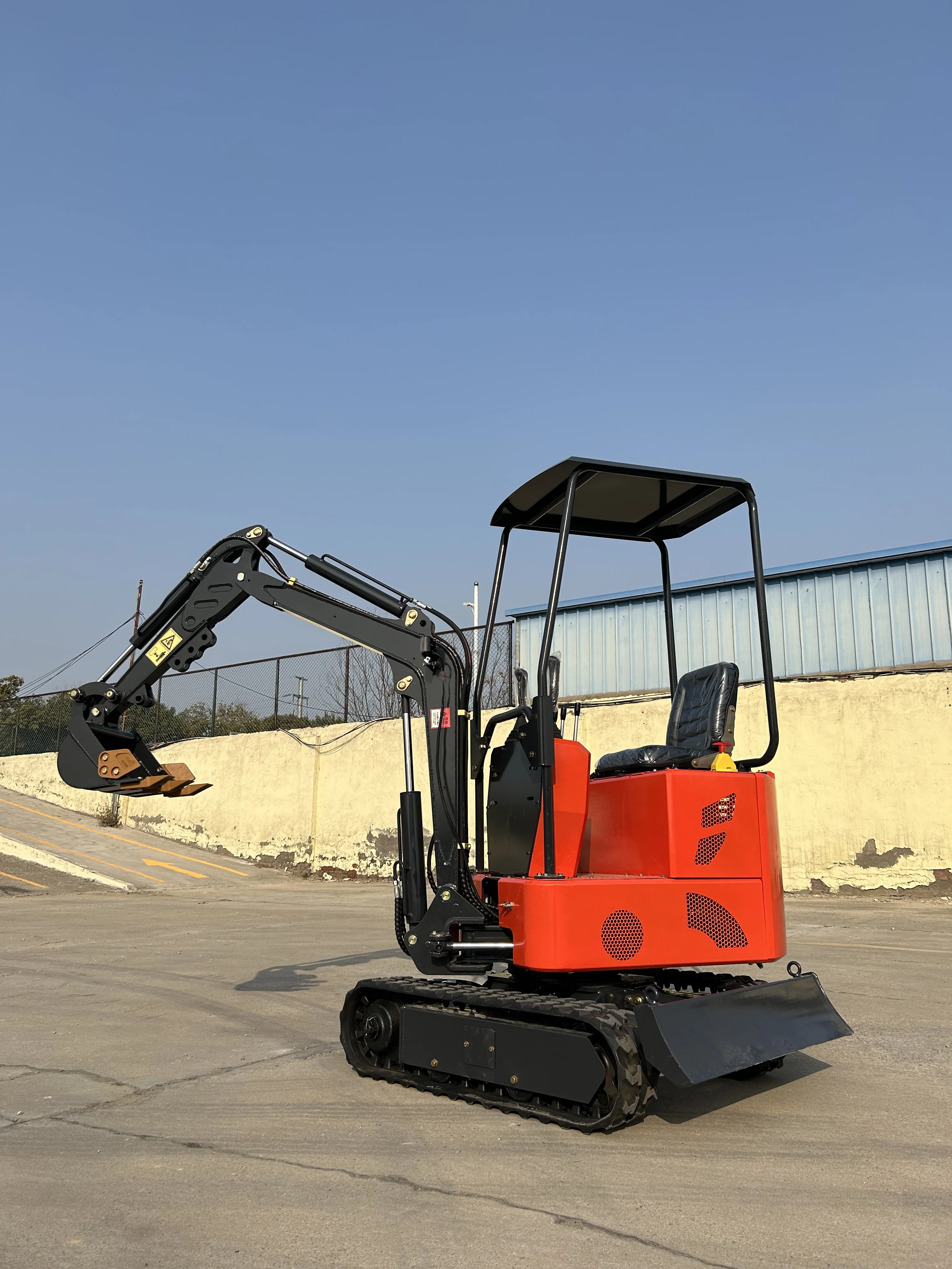 2023 новый дизайн гусеничный экскаватор 1 тонный маленький