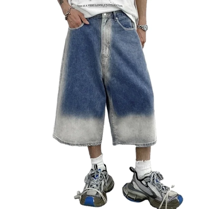 Окрашенный в грязь нож с необработанным краем чтобы сделать старые мешковатые джинсовые шорты на коленях семиминутные Ленточные услуги по обработке одежды