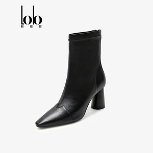 Customized OEM/ODM Women's Cow Leather Fashion Boot Pointed Toe 8cm Chunky Heels Sheepskin Lining All Seasons Latest Design