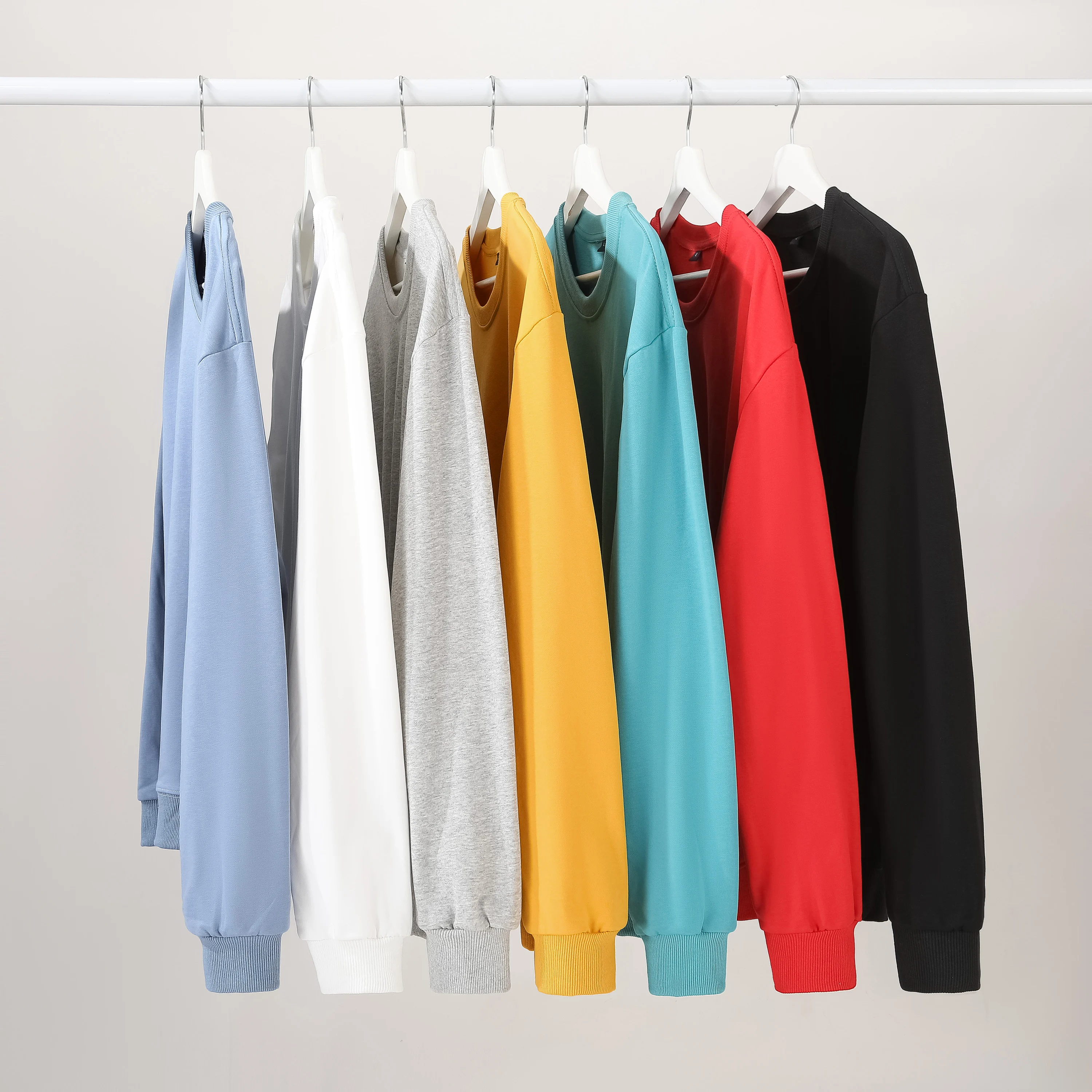 High Quality Custom 240g Heavyweight Unisex Crew Neck Hoodless Sweatshirt Wholesale