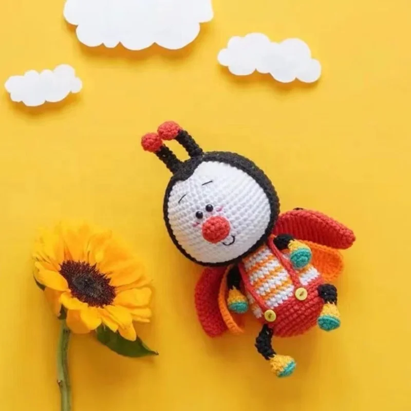 Doudou peluche abeille gros yeux brillant SUNKID