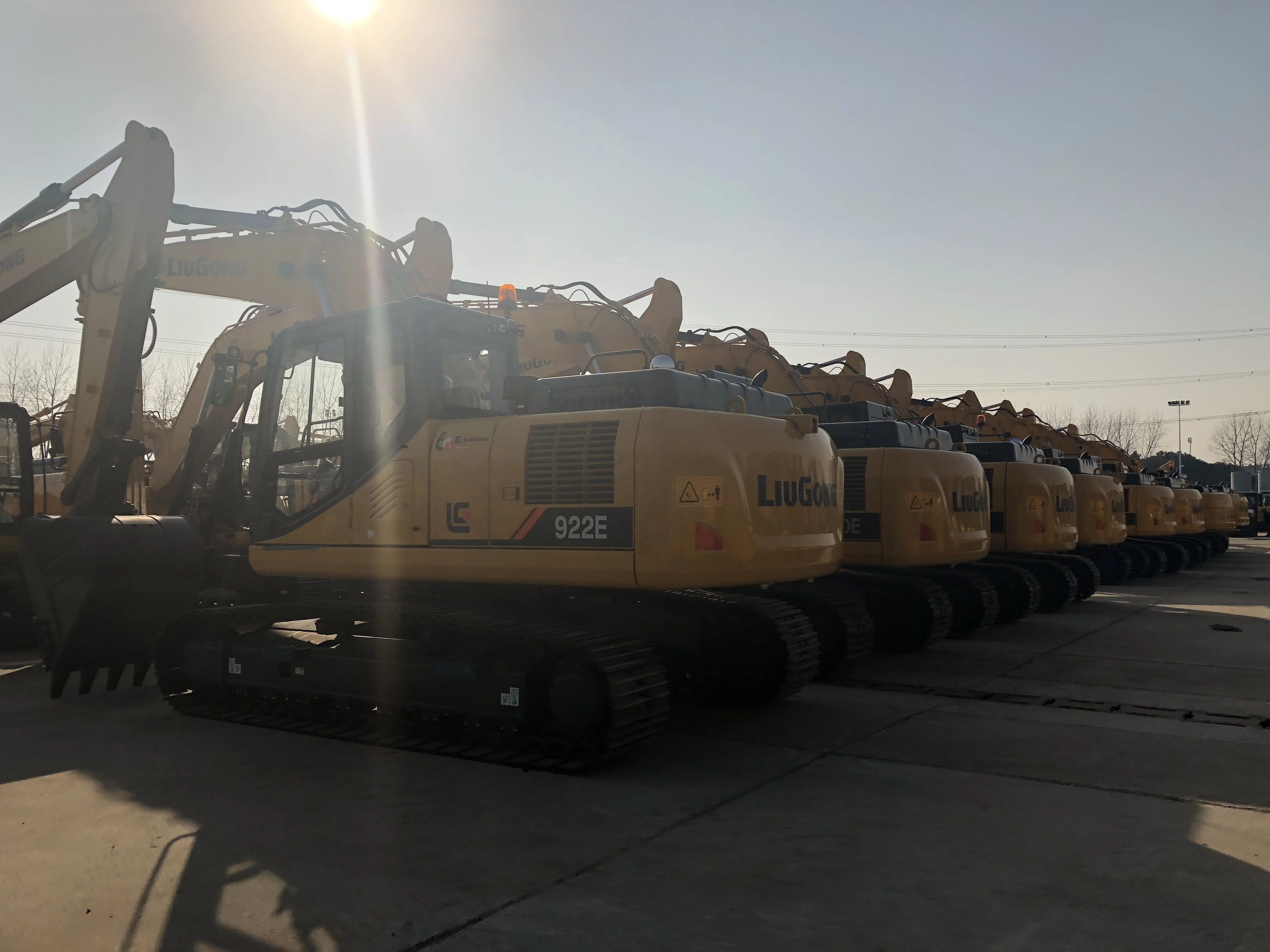 Chinese Popular Digging Machine 15 Ton Crawler Excavator CLG915E