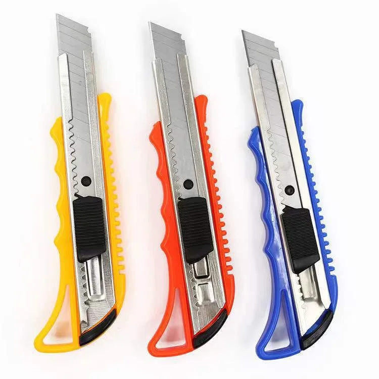 Low MOQ 18mm Wide Blade SK4 Material Economy Plastic Utility Knife Cutter