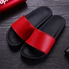 Fond noir, rouge supérieur