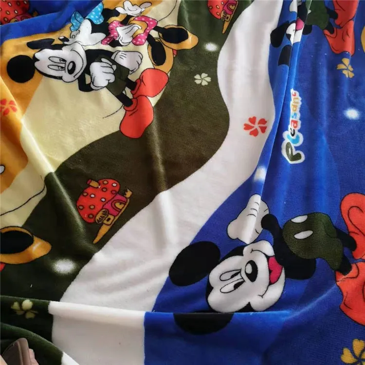 
Высококачественная основовязаная двухсторонняя фланелевая ткань с принтом 150D 200gsm 