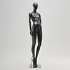 Colgante negro mano de pie pose 2