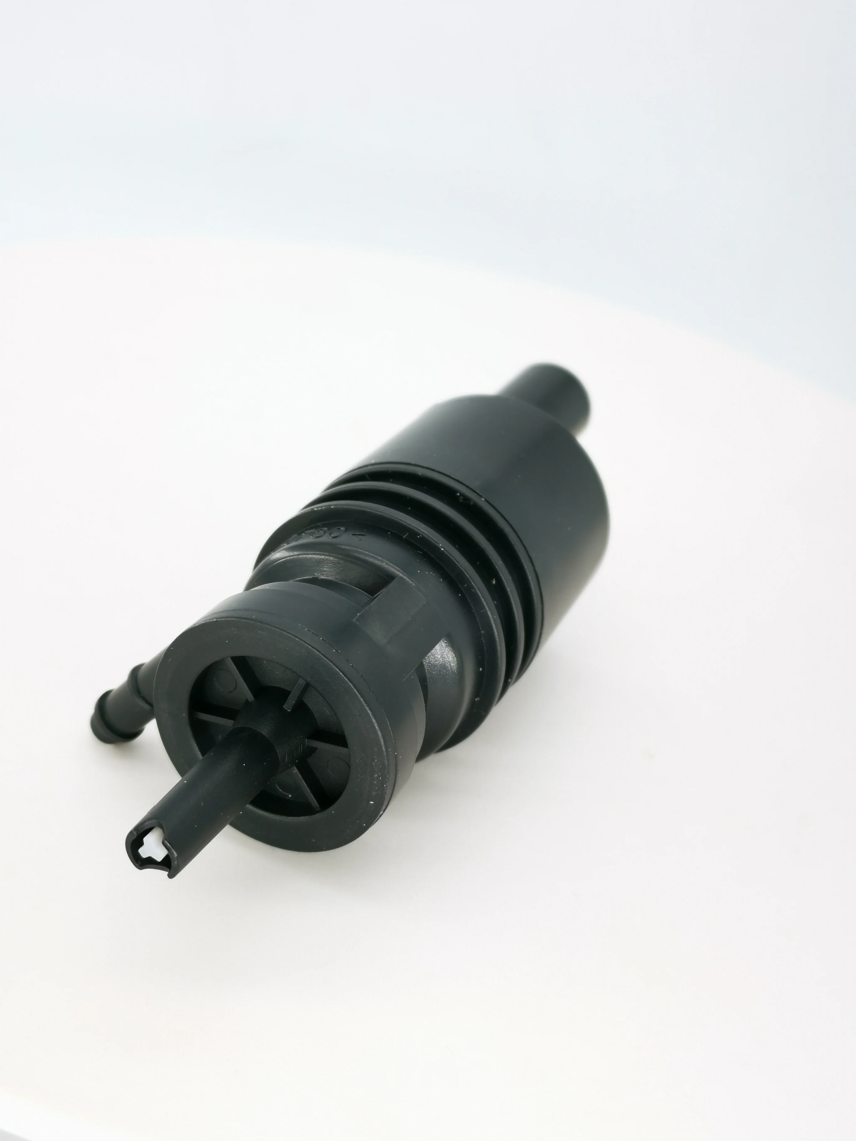 Genuine BMW Windscreen Washer Pump – 67126934159, Fits 1/3/5/X1 Series (E60 E81 E90)