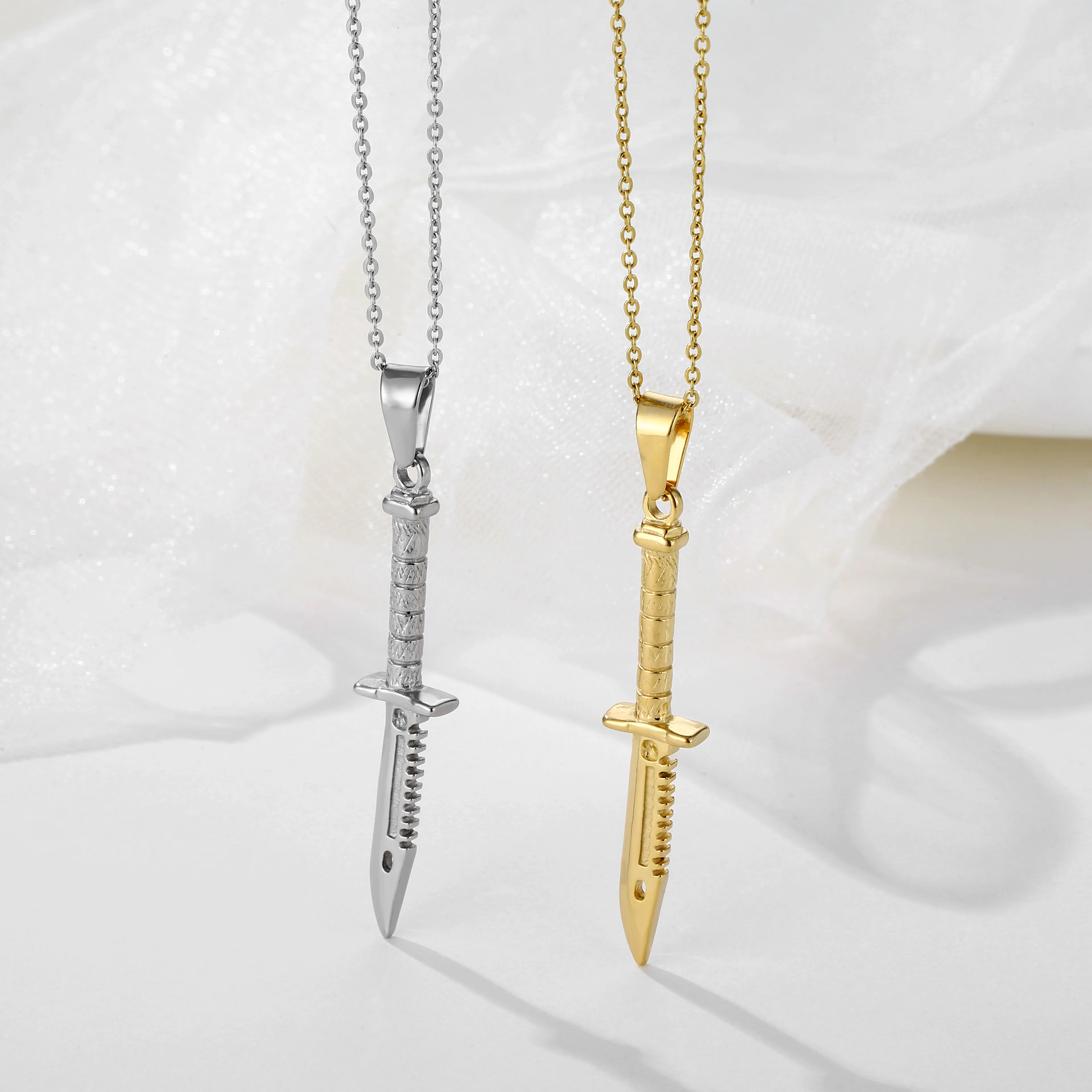 ファッション短剣ダーツペンダントヒップホップメンズジュエリー18k 
