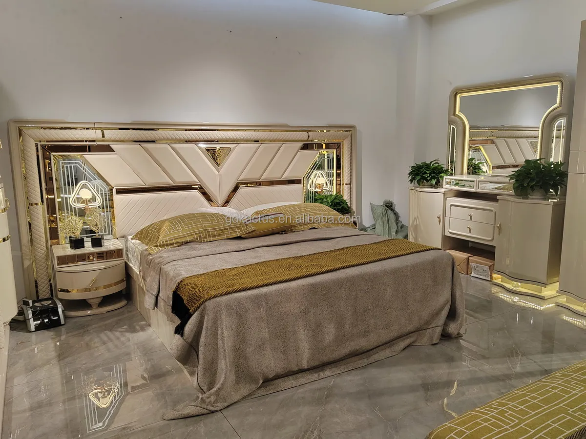 2023 Brand New Design Modern Wooden Luxury Royal Bedroom Furniture Set