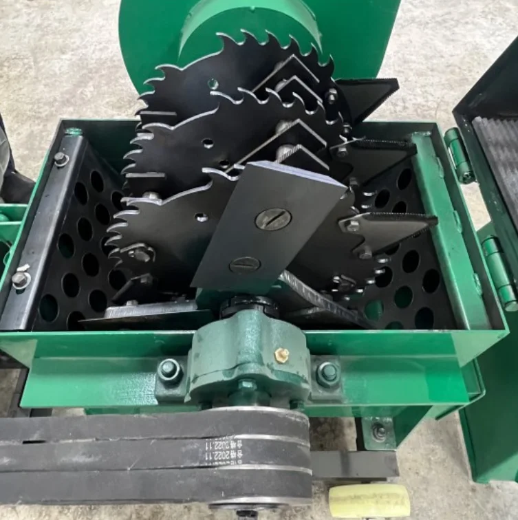 Strosen Feed Crusher and Mixer Hammer Mill Diesel Corn Mill Maize Grinder Feed Grinder for Cattle Maize Grain Crushing Machine