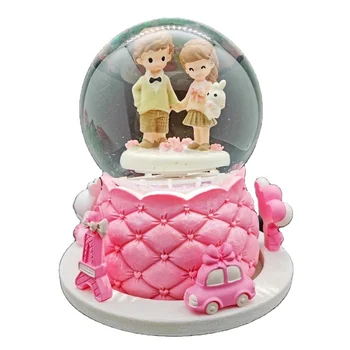 New Arrival Resin Crafts Christmas Gifts Lovely Couple Water Snowball Snow Globe With Music