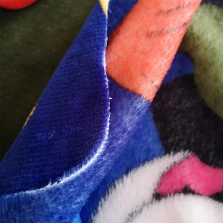 
Высококачественная основовязаная двухсторонняя фланелевая ткань с принтом 150D 200gsm 