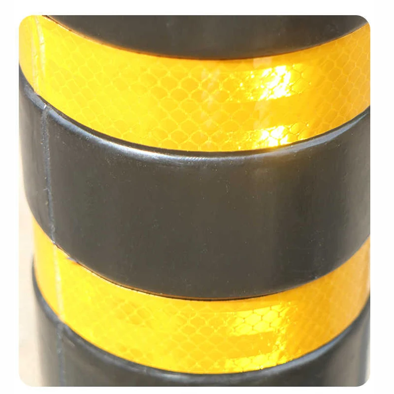 High Visibility Recycled Rubber Bollard Guard with Reflective Traffic Warning Features details