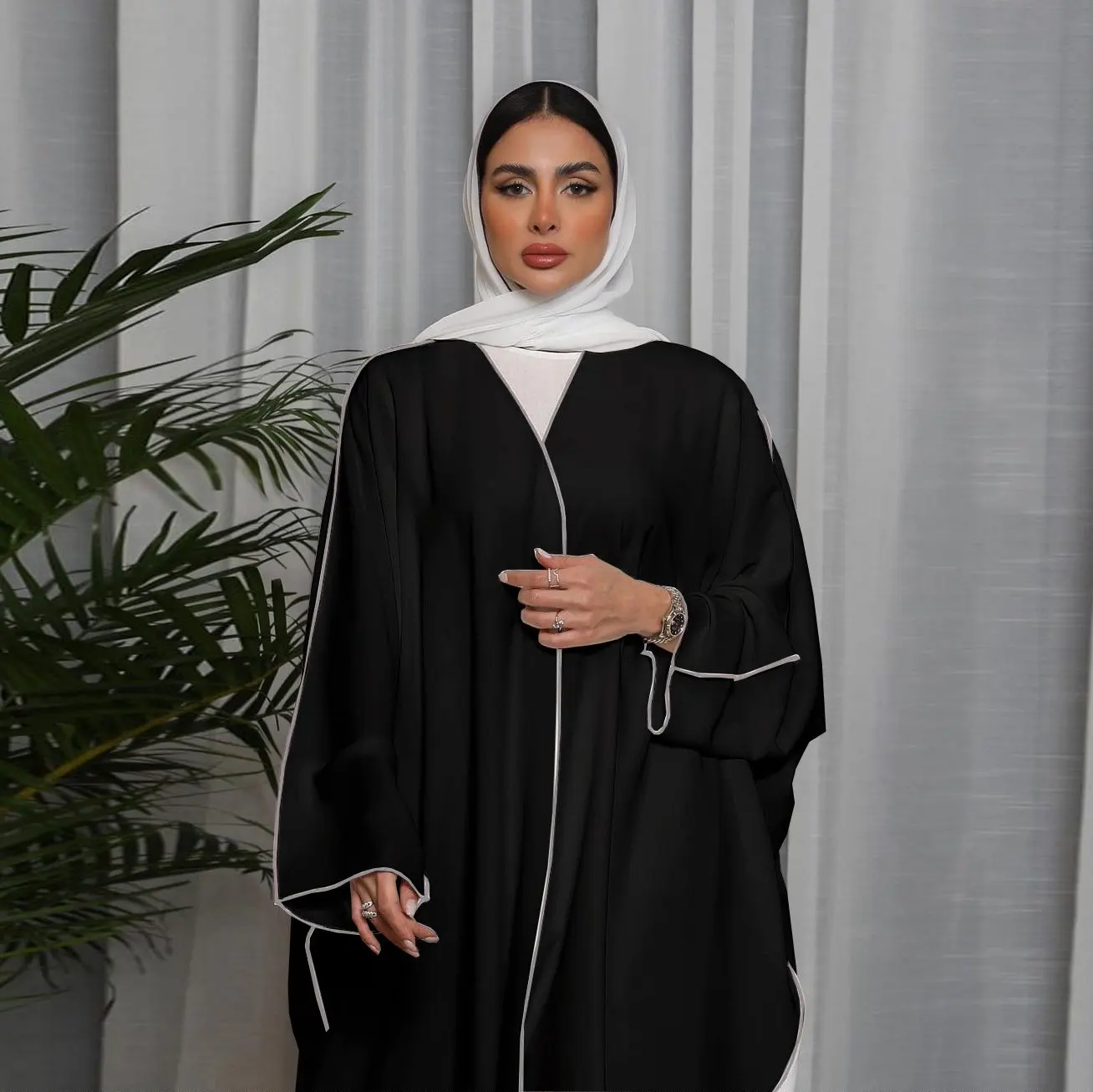 Abaya Chic à Bordure Contrastée – Taille Unique – Grossiste Turquie & Sourcing Monde Grossiste Turquie