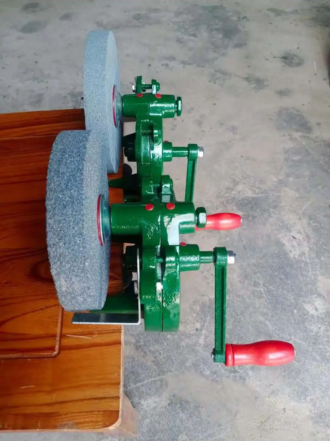 Heavy Duty Bigger Size And Weight 6" Manual Bench Grinder With Grinding Wheel Stone Buy Heavy