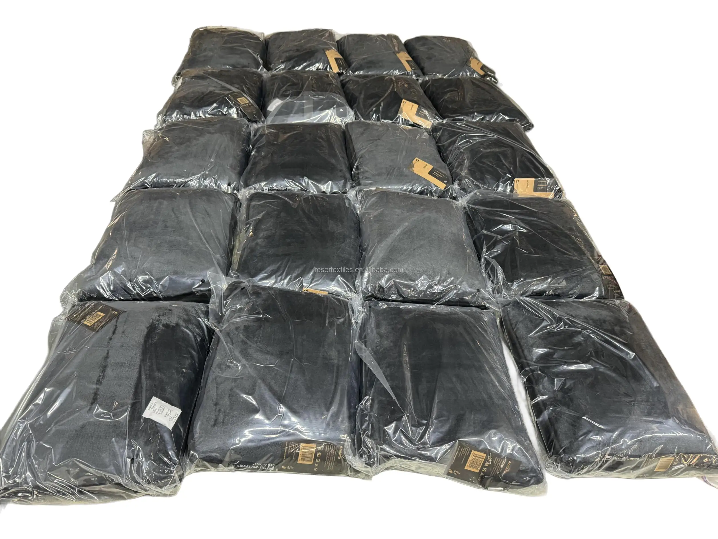 2-in-1 Premium Travel Blanket and Pillow Customizable Logo Hand Luggage Belt with Backpack Clip Perfect Carry-On Accessory