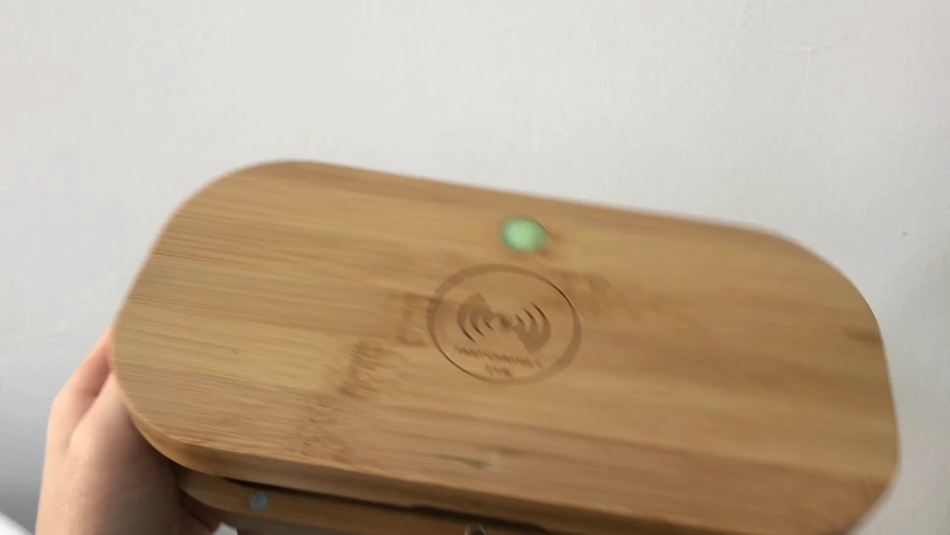 2020 Ультрафиолетовый стерилизатор для мобильного телефона беспроводное быстрое зарядное устройство портативное УФ-дезинфекции дезинфицирующее средство