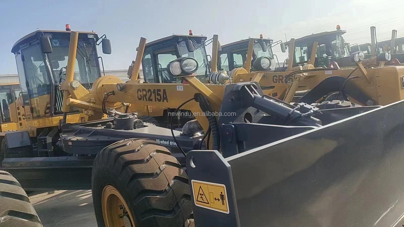 China Best Price Motor Grader 215Hp Full Hydraulic Whole Wheel Drive  Motor Grader GR215A Road Grader