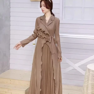 New High-quality Pleated Dress Manufacturer - Wholesale of Large-sized Dress with Buttoned Pearl Trim and Collar