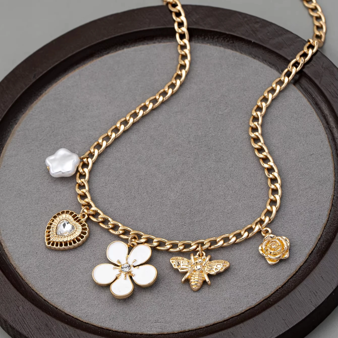 Fashion Jewelry Sets Necklaces Charms Necklace Flower Bee Heart Rhinestone Pendant Necklaces for Women