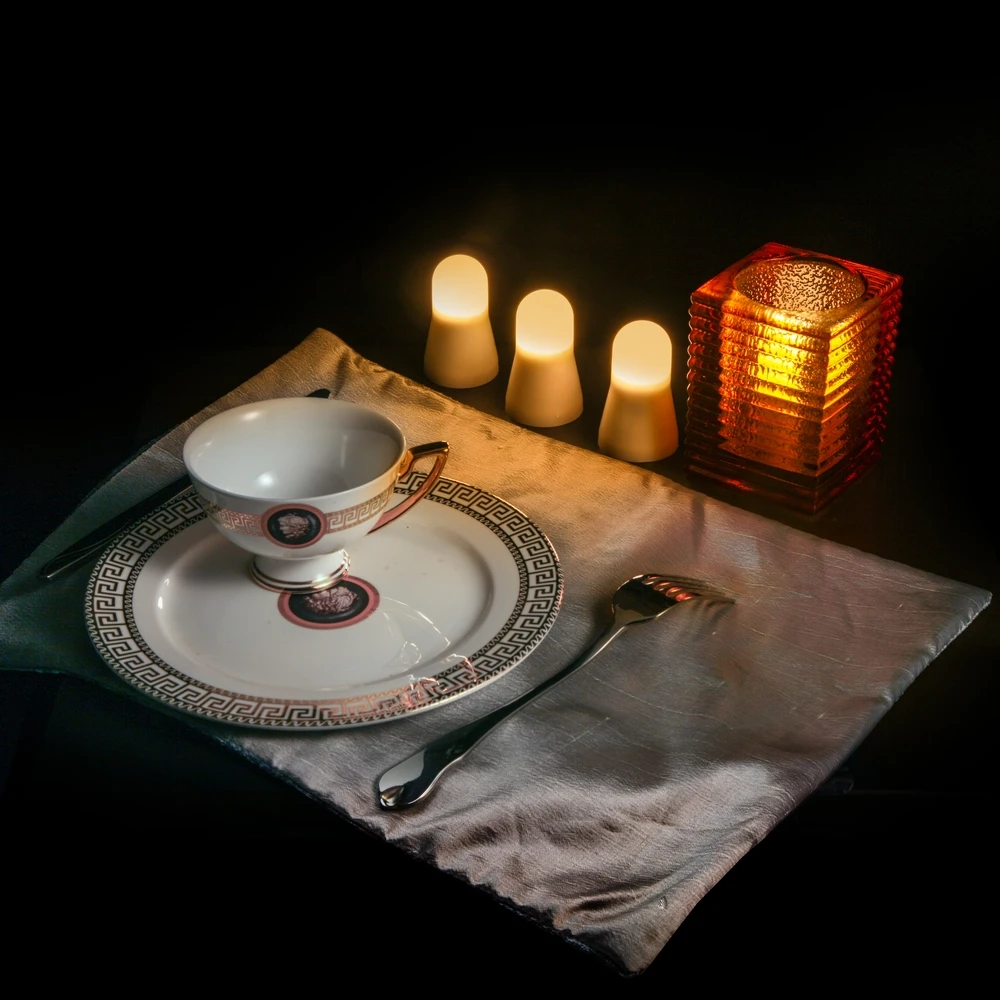 4 Pcs Cordless Linkable Inductive Rechargeable LED Candle Flicker Tealight Candles for Home Hotel bar Decoration