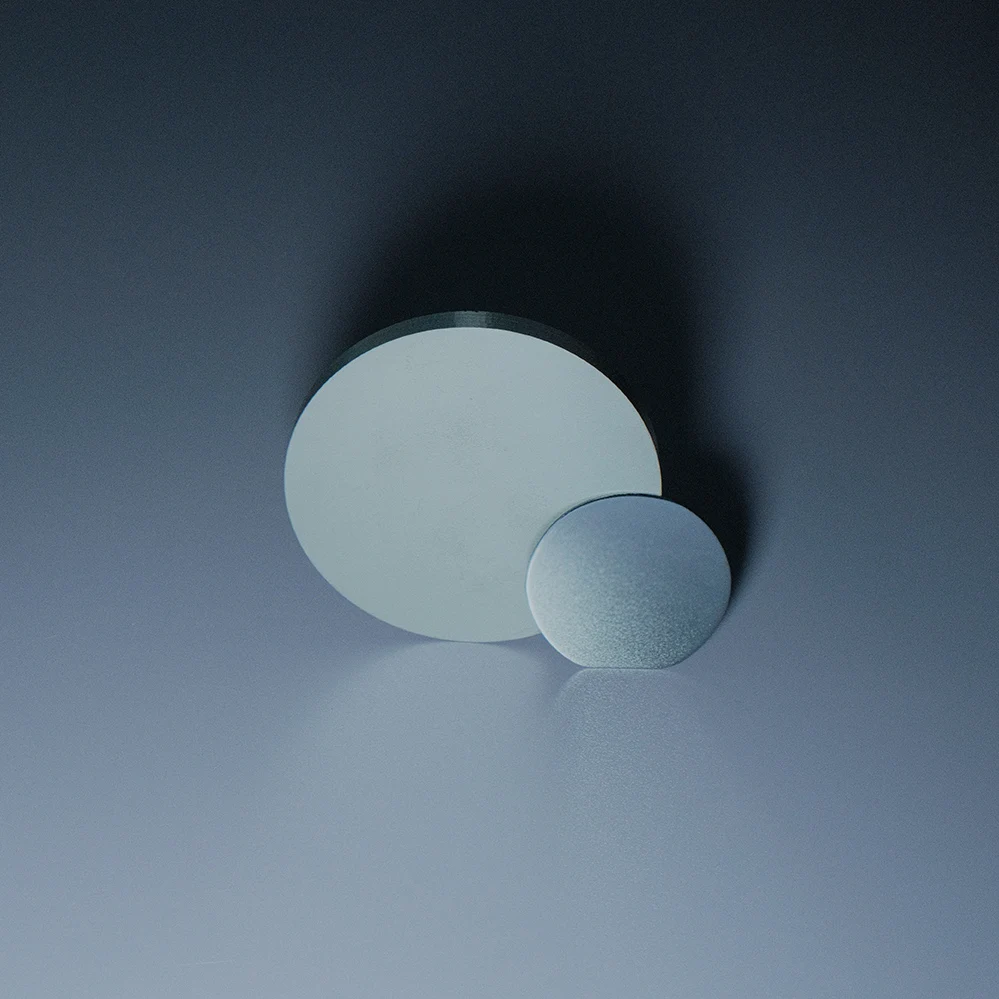 В наличии 1 \