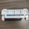 Caja grande blanca.