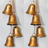 Une cloche dorée à une corde (4 cloches)