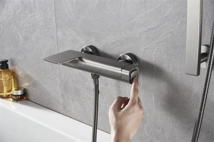 Juego de mezclador de ducha y bañera con acabado superficial de cobre de buena calidad, montado en la pared, color negro