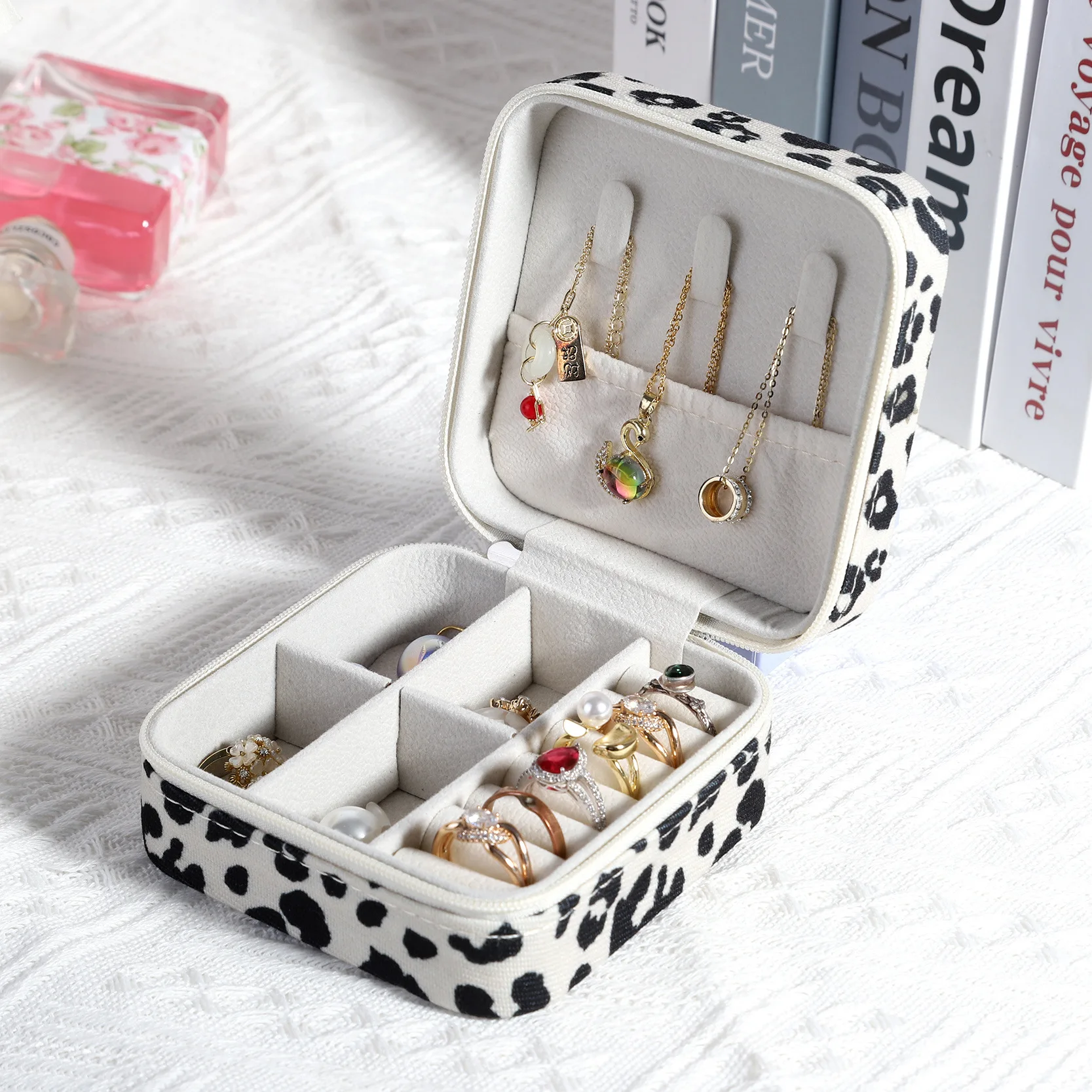 A1 Leopard Print Jewelry Box Portable Velvet Jewelry Packaging Box  Bracelet Earring Ring Jewelry Storage Box joyero organizador